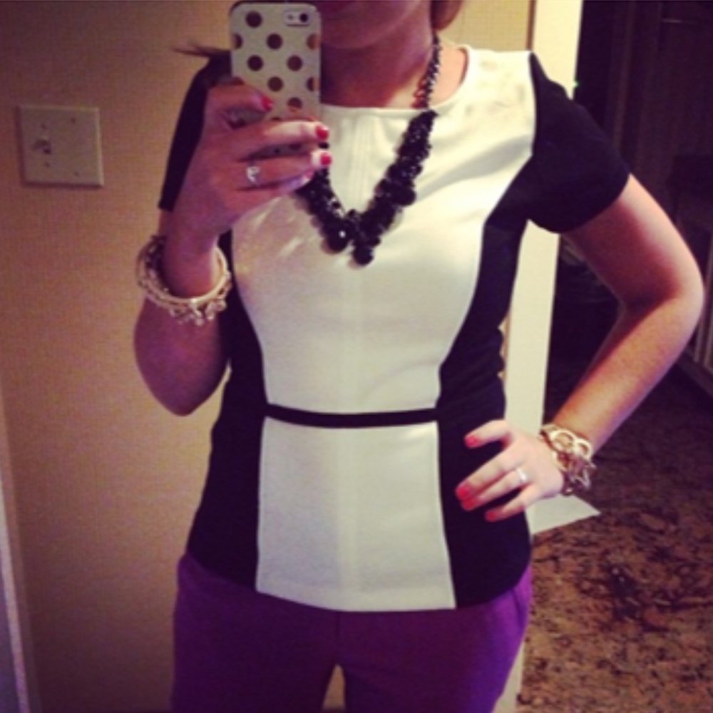 ❗️SOLD❗️ Forever 21 Black & White Colorblock Top
